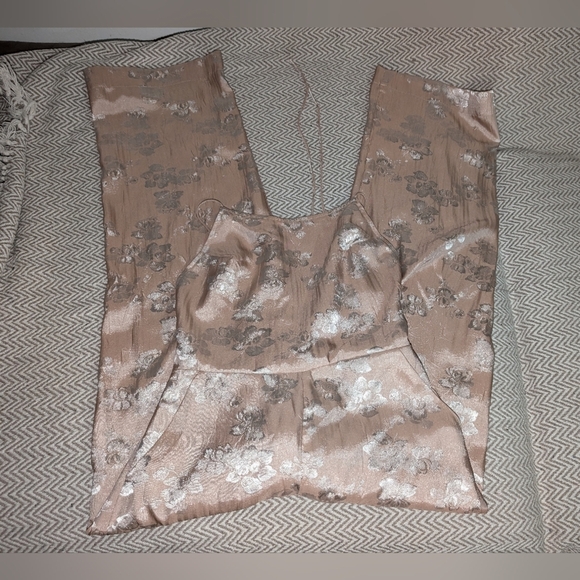 Urban Outfitters Blush Floral Satin Jumpsuit 100%Polyester - Picture 1 of 15